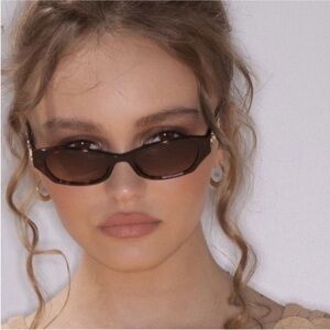 New Rare CHANEL Sunglasses Rectangle A71280